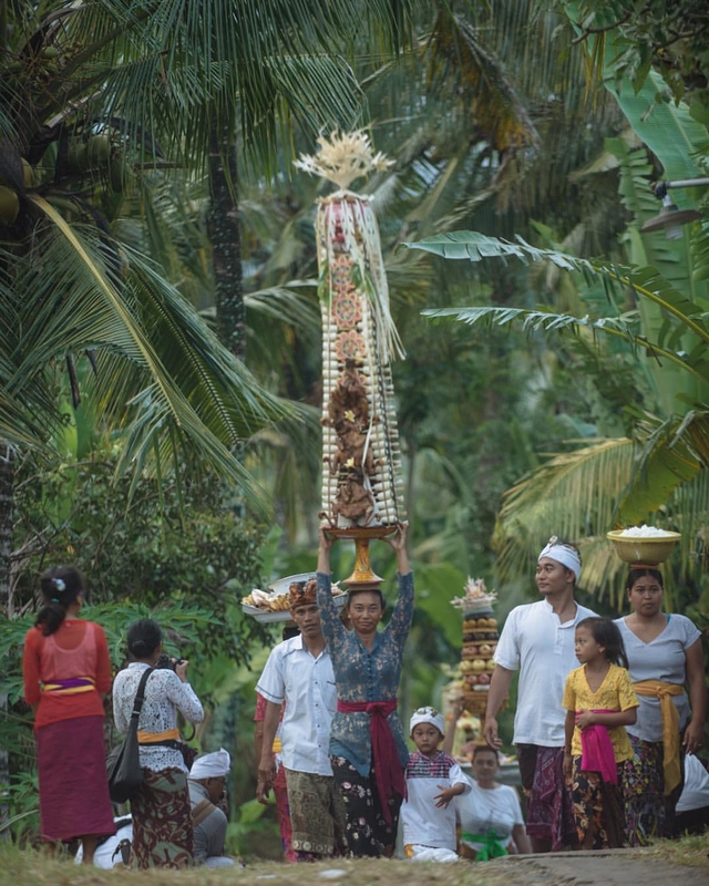 The Philosophy of Balinese Offerings - or on the Essence of a Beautiful  Purpose 