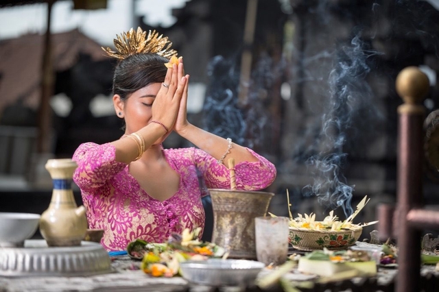 The Philosophy of Balinese Offerings - or on the Essence of a Beautiful  Purpose 