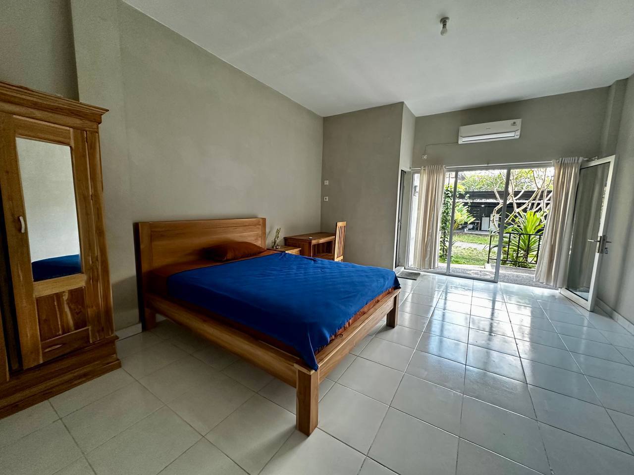 Guesthouse looking for a roommate in our guesthouse Ubud