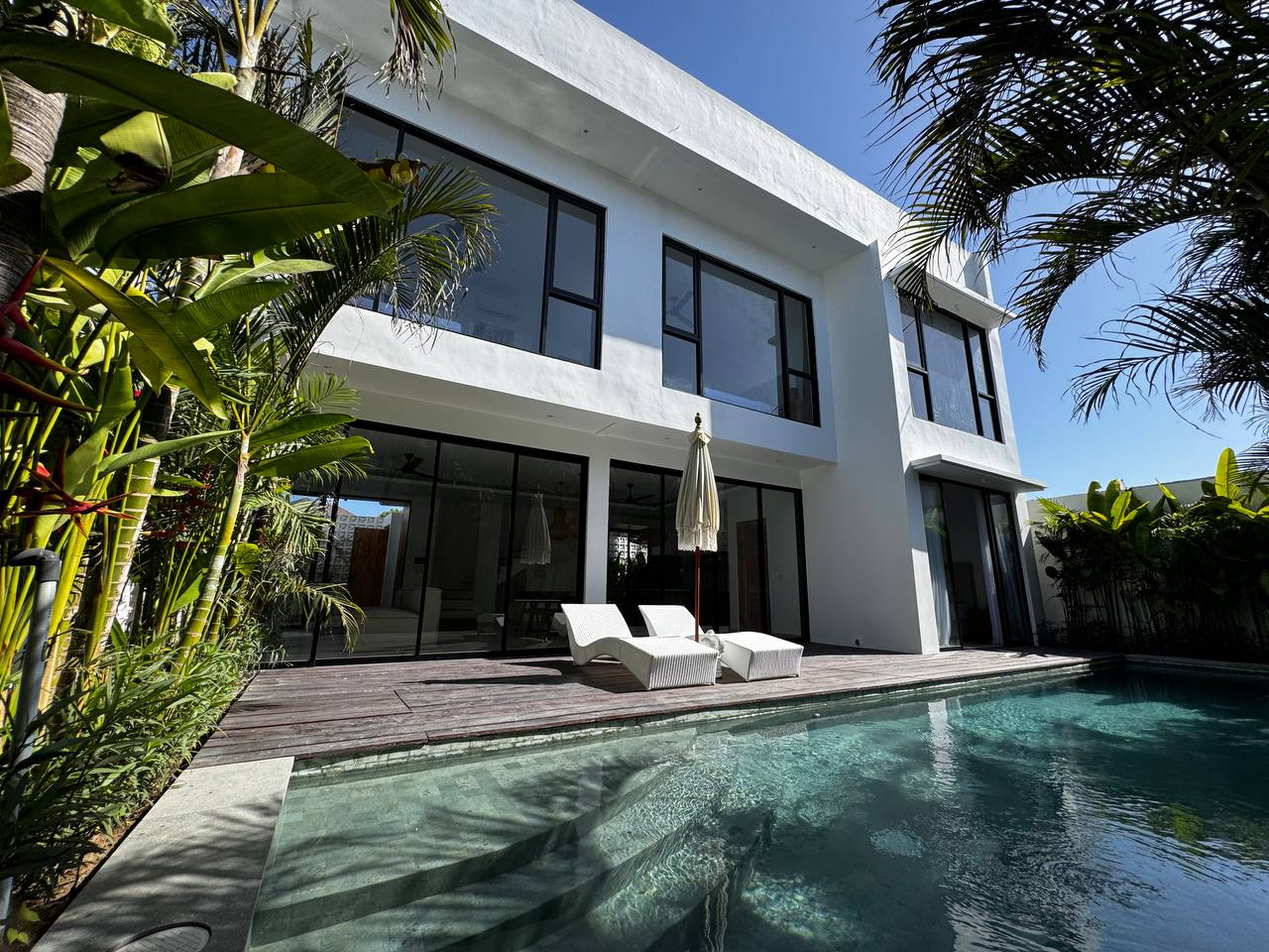 Villa in an excellent location Canggu 160m² 4 or more bedrooms