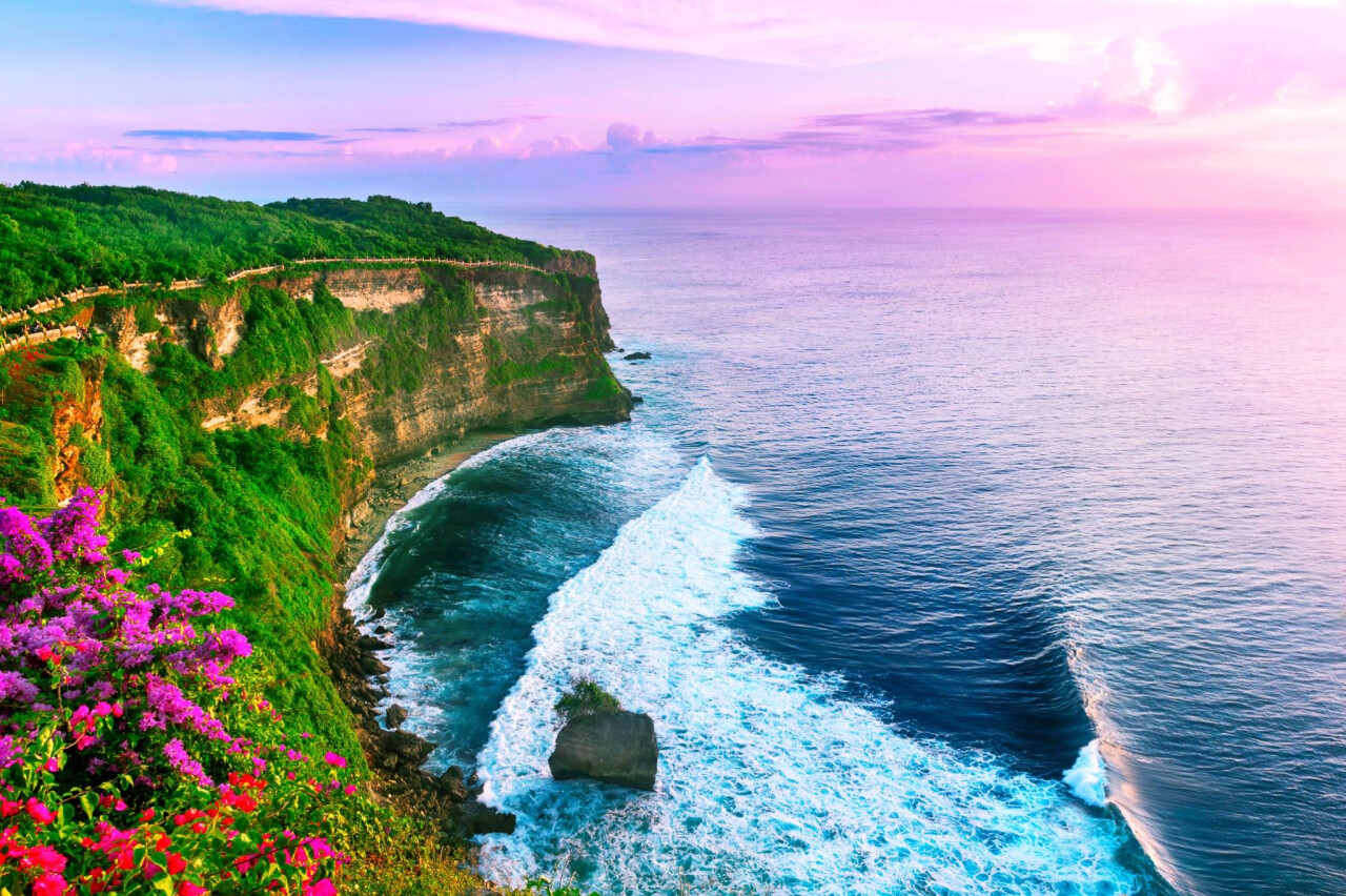 Where to Relax in Uluwatu: Best Beaches in Bali, Sunsets, and Surfing