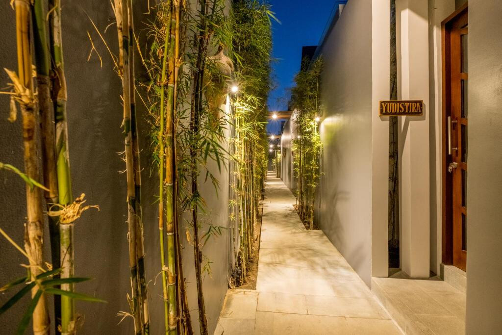 Hotel villa-hotel, 5 units, investment Seminyak 500m²