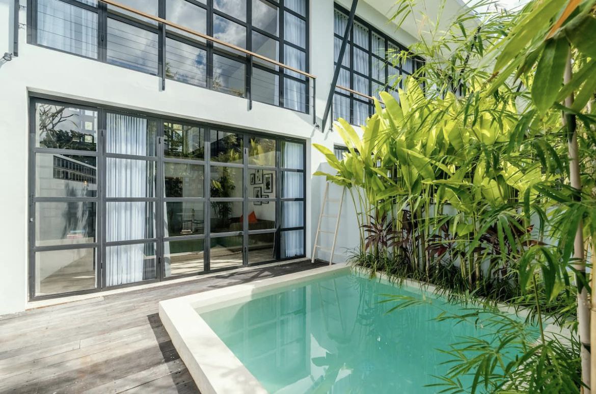 Villa stylish 5 minutes from finns beach club Canggu 70m²