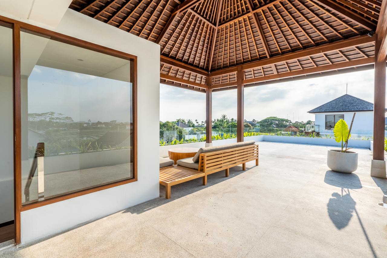 Villa premium-class retreat 5 minutes from the ocean Cemagi 251m² 3  bedrooms