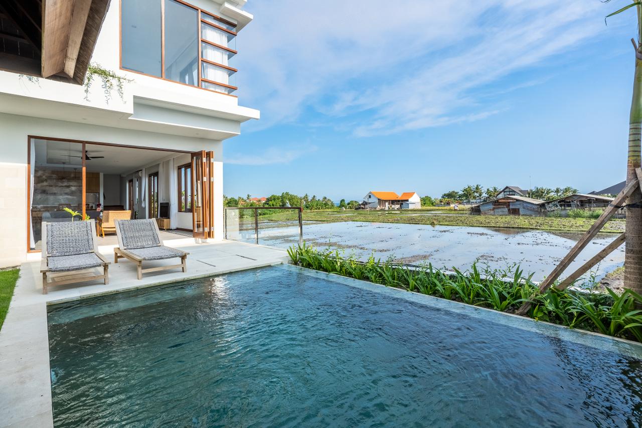 Villa premium-class retreat 5 minutes from the ocean Cemagi 251m² 3  bedrooms