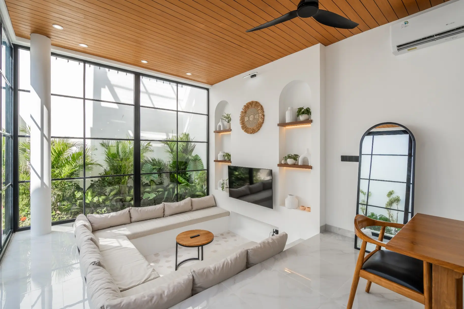 Villa cozy and stylish with a private pool and garden Kerobokan