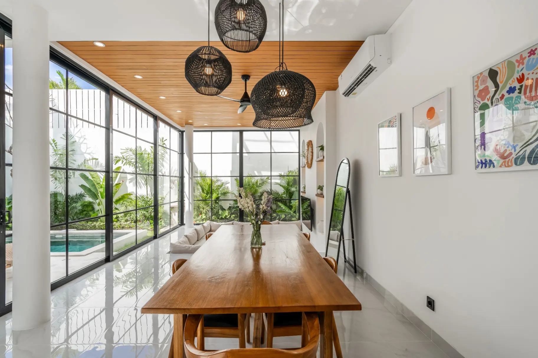 Villa cozy and stylish with a private pool and garden Kerobokan