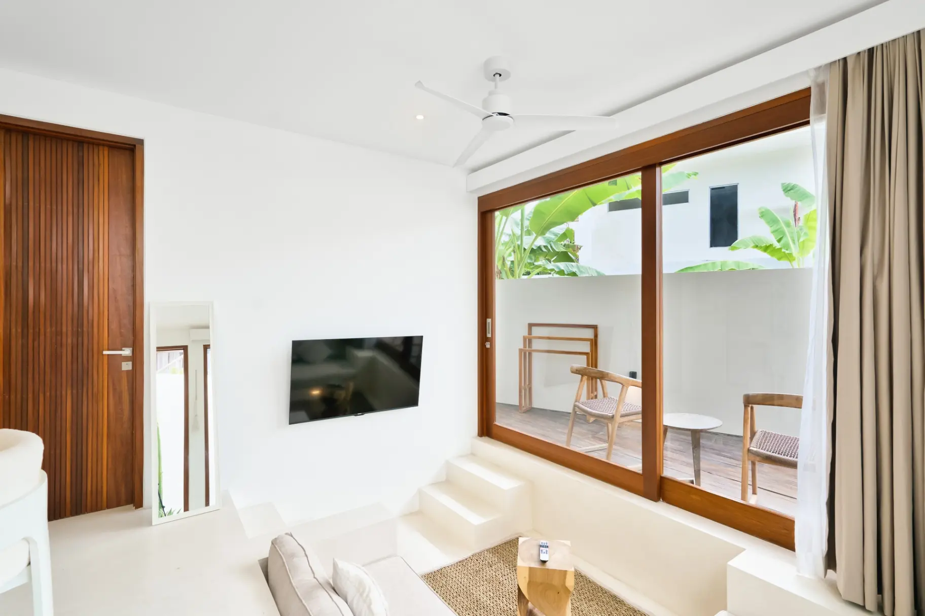 Apartments modern apartments with swimming pool and garden Pererenan