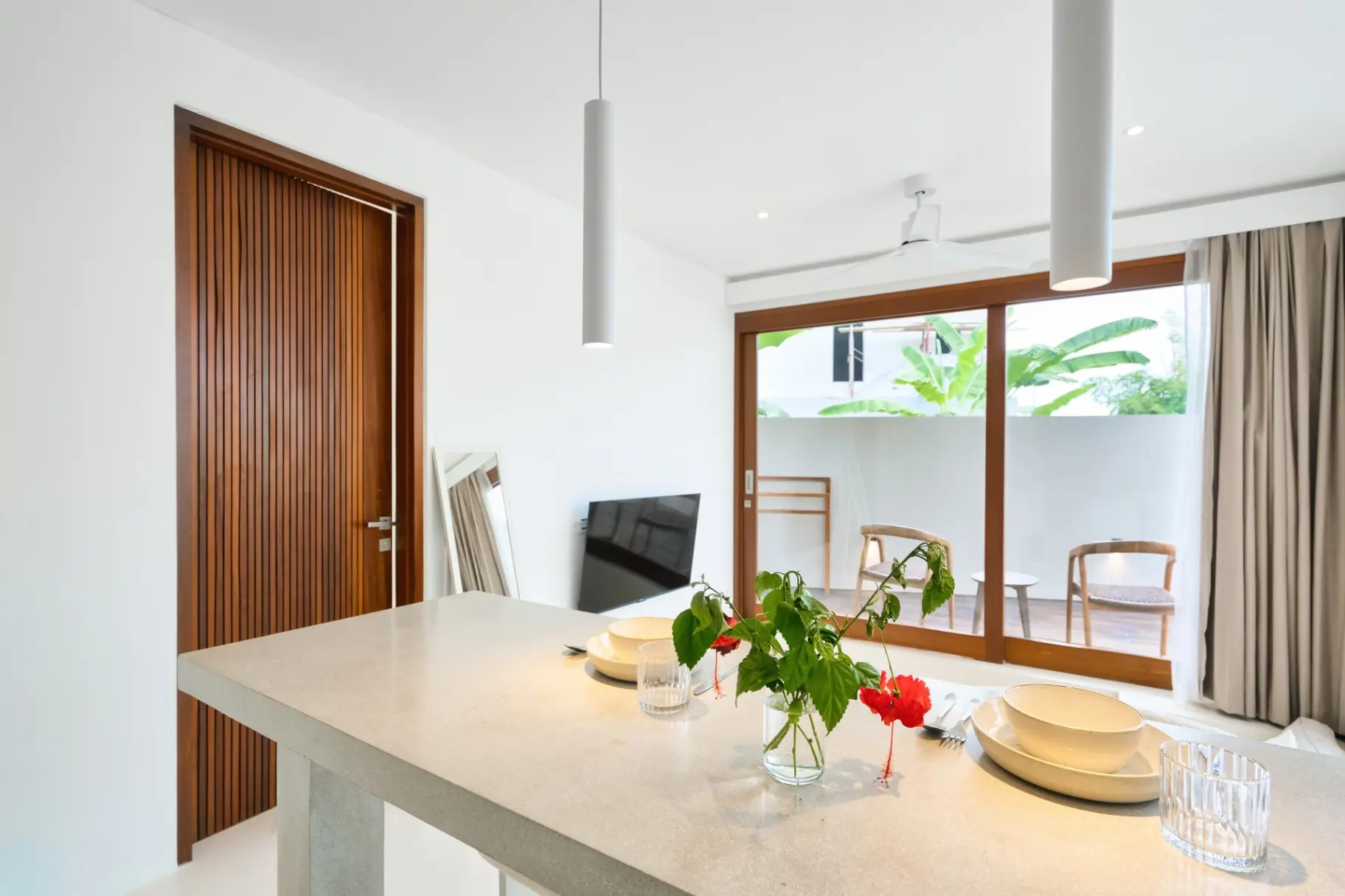 Apartments modern apartments with swimming pool and garden Pererenan