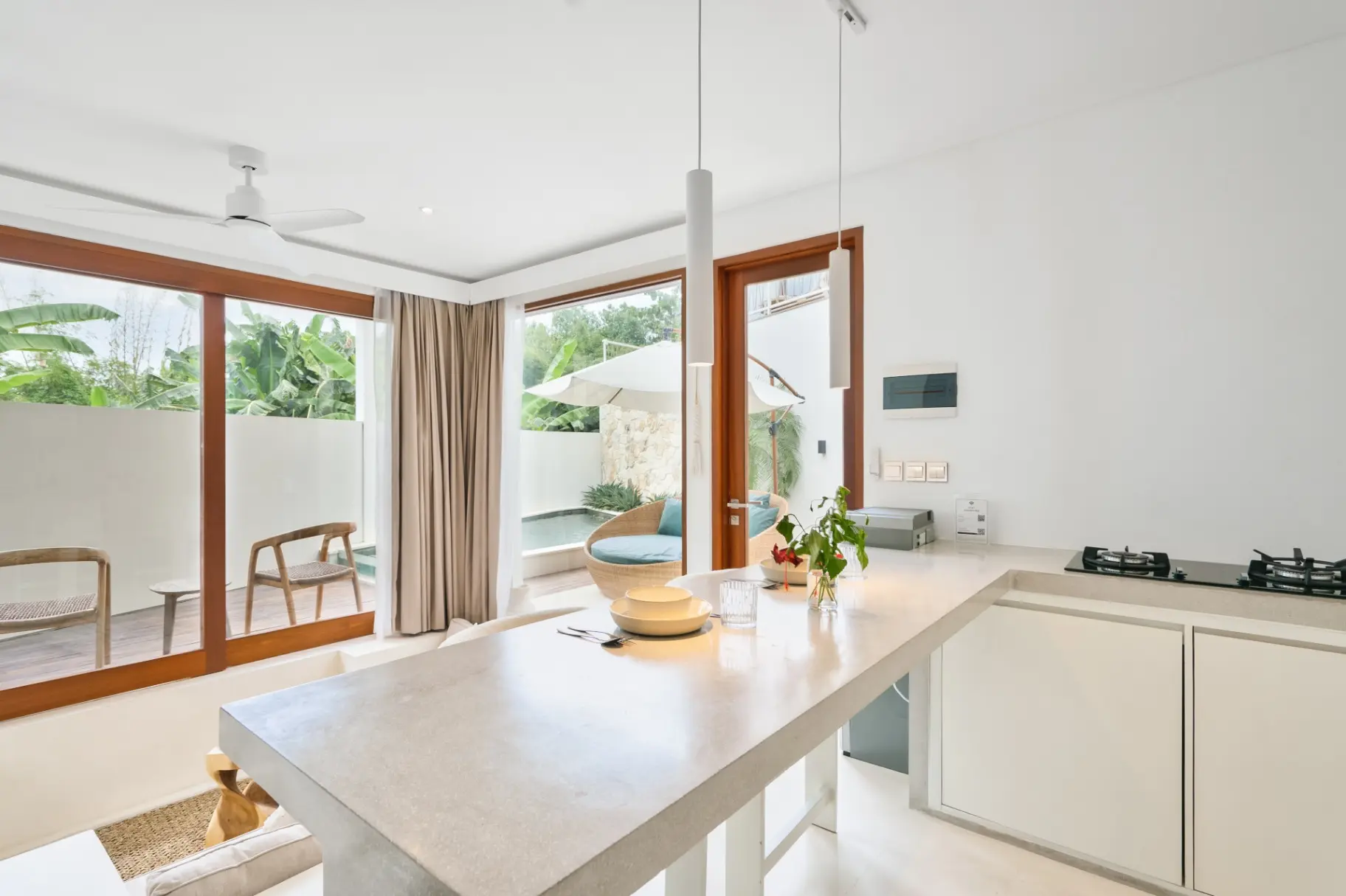 Apartments modern apartments with swimming pool and garden Pererenan