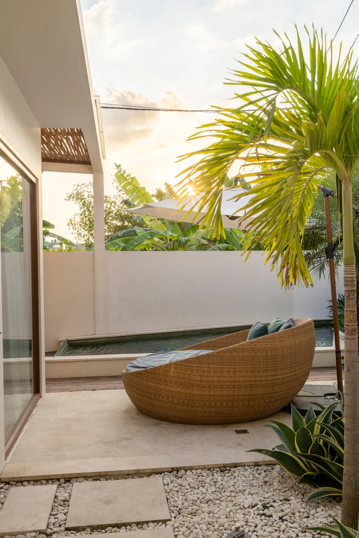 Apartments modern apartments with swimming pool and garden Pererenan