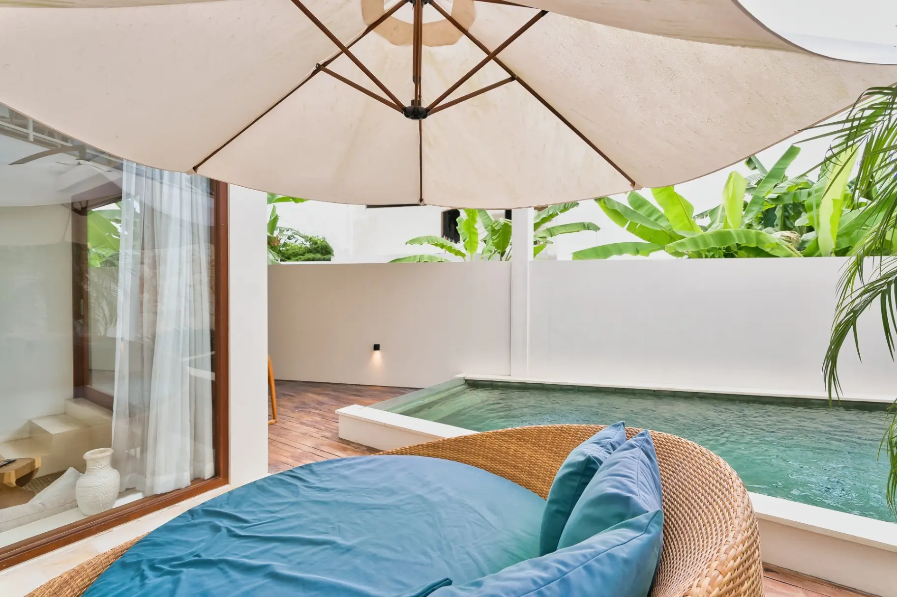 Apartments modern apartments with swimming pool and garden Pererenan