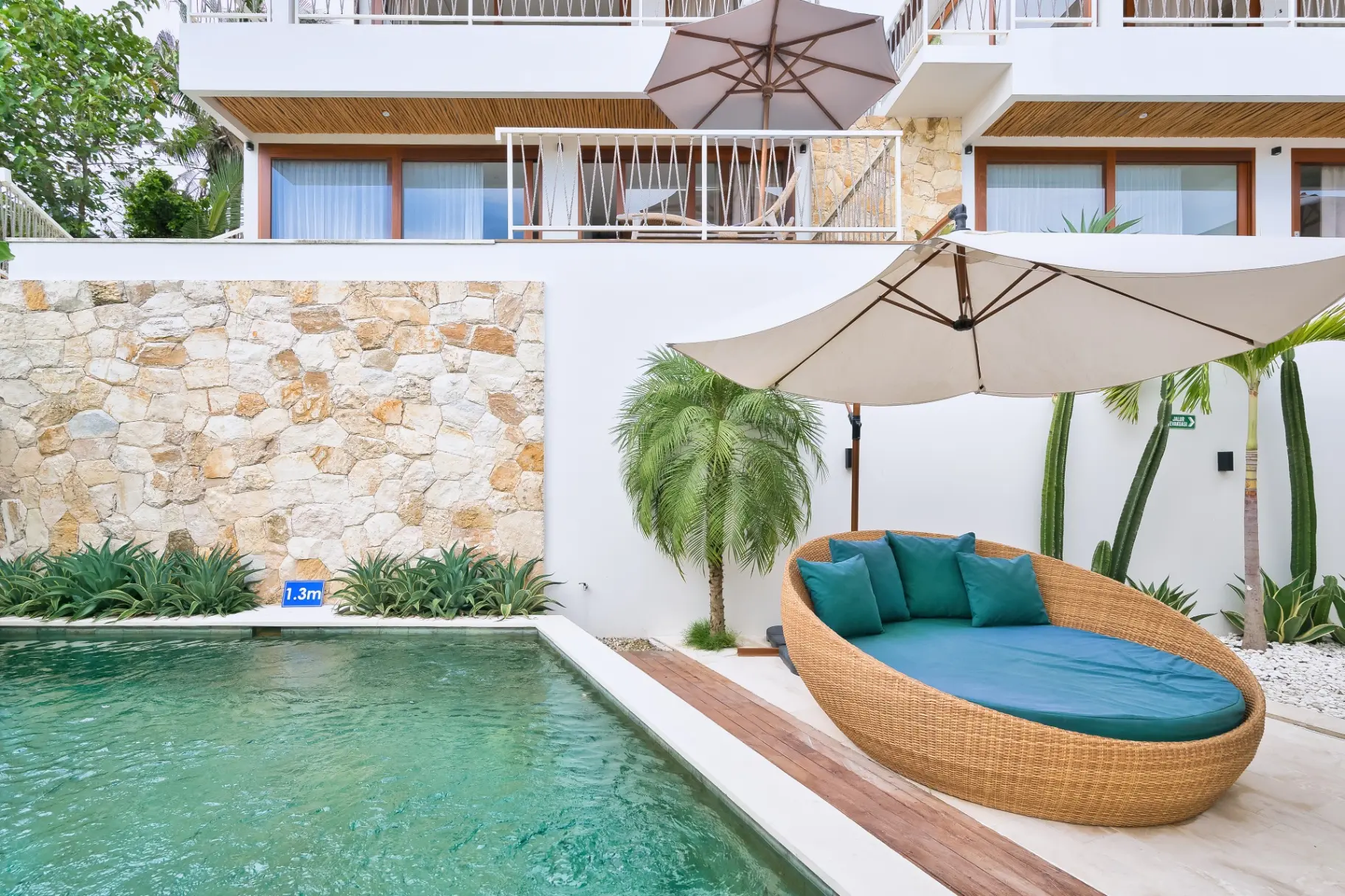 Apartments modern apartments with swimming pool and garden Pererenan