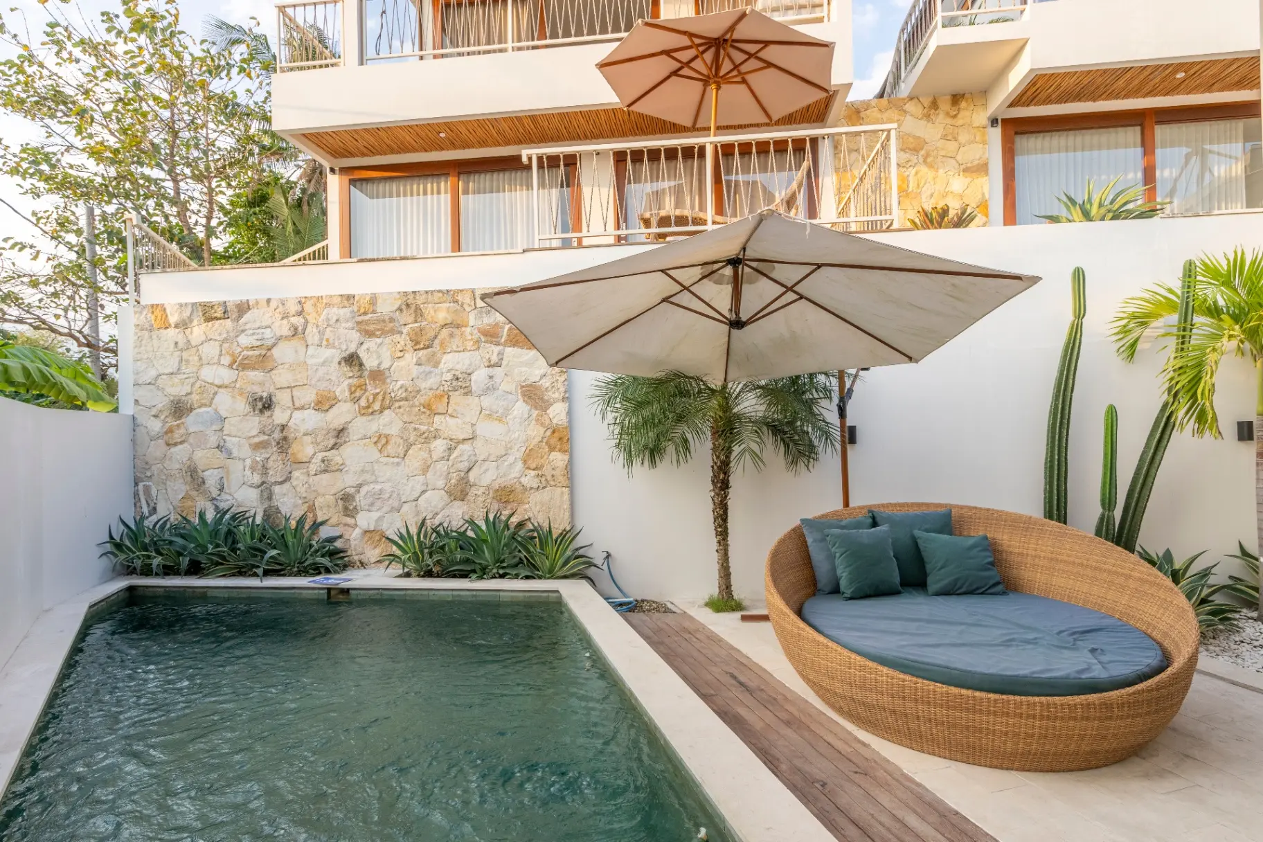 Apartments modern apartments with swimming pool and garden Pererenan