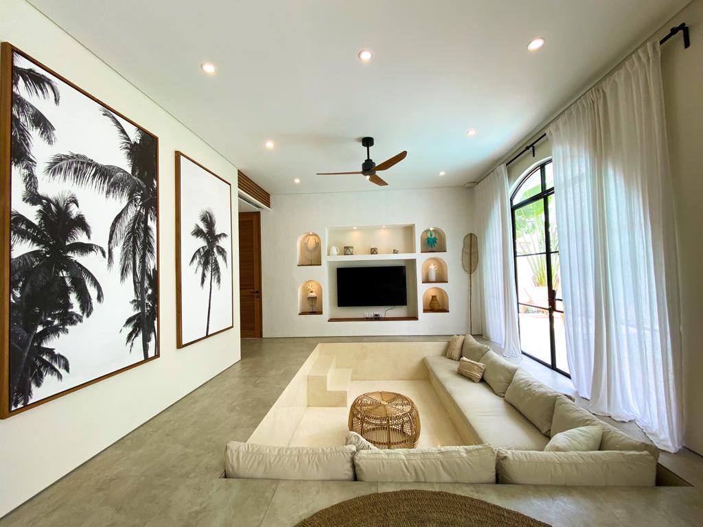 Villa 6-bedroom in Kerobokan
