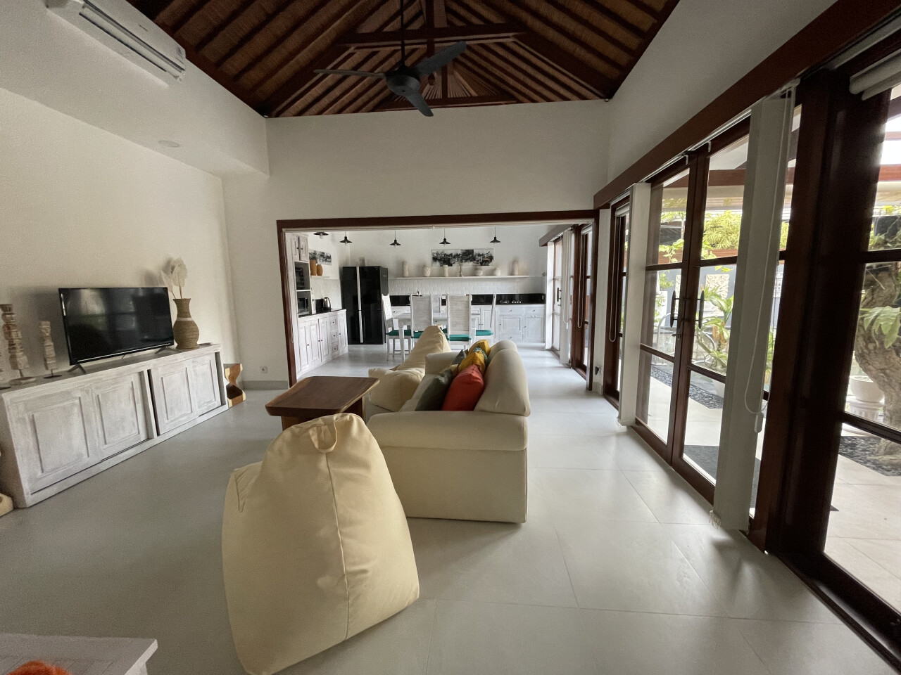 Villa super with pool in a 4* beachfront hotel Sanur 206m²