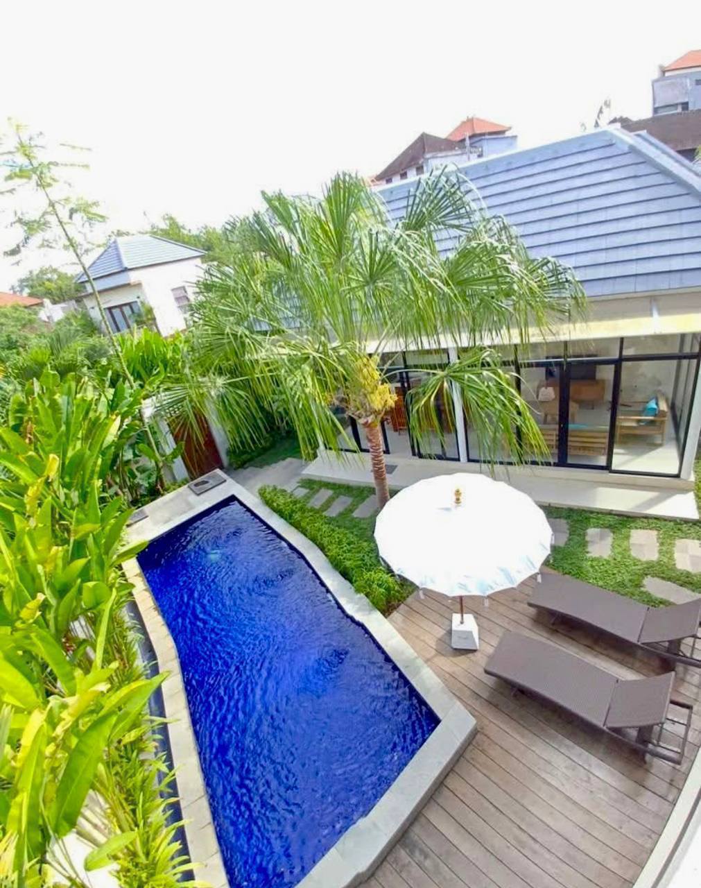 Villa room rental with balcony in Canggu