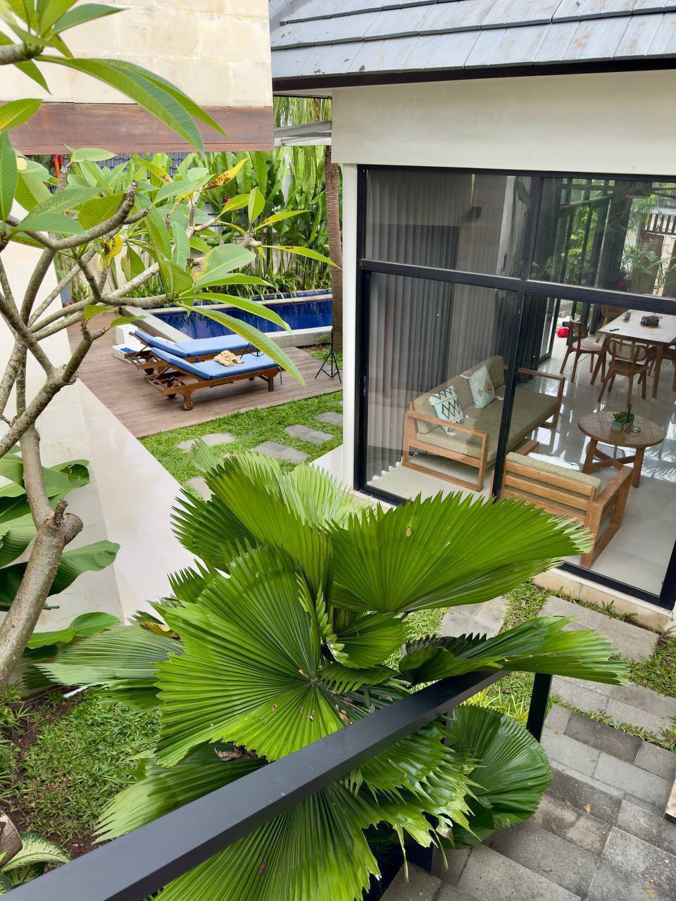 Villa room rental with balcony in Canggu