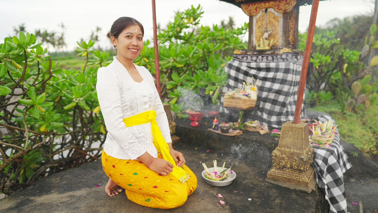 Balinese Youth Create Tourist Etiquette Guide