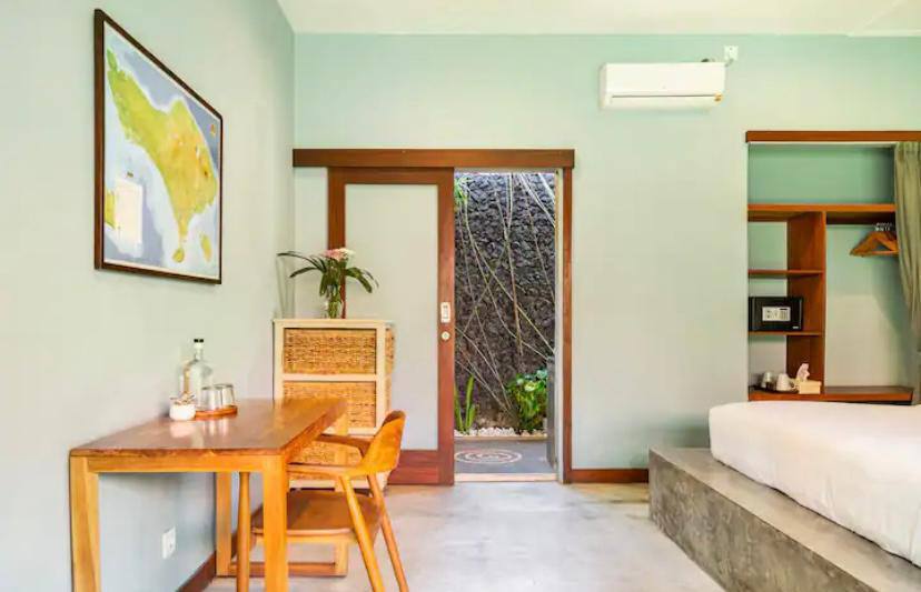 Guesthouse room in a guest house Tibubeneng