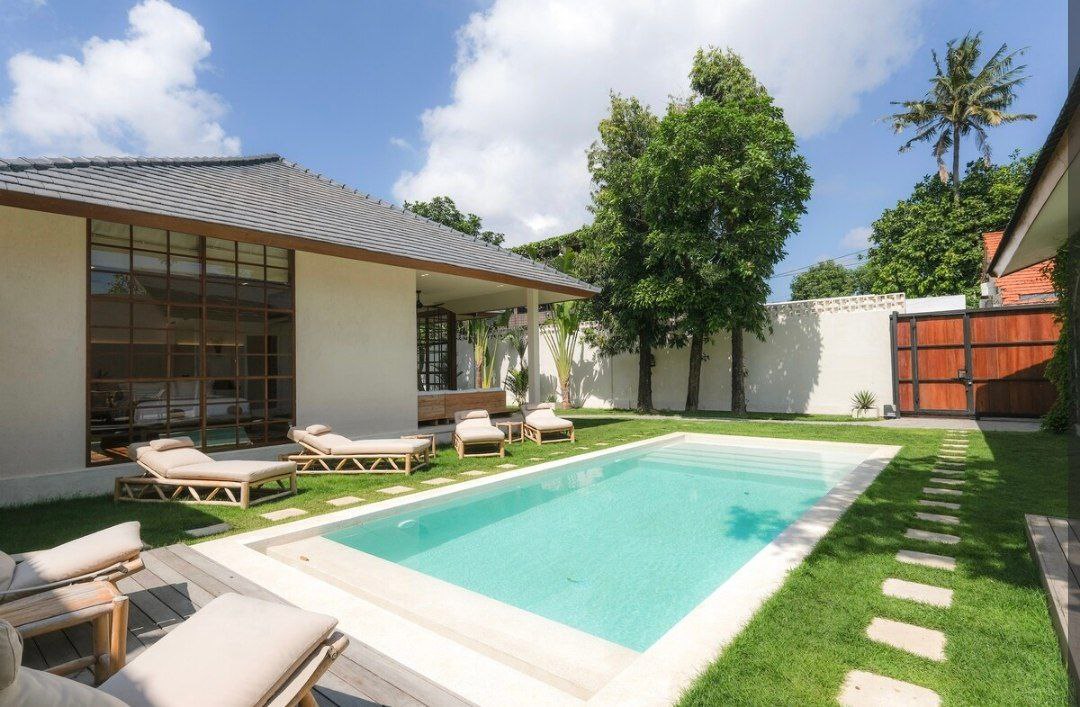 Villa in the heart of the city with a private pool Seminyak