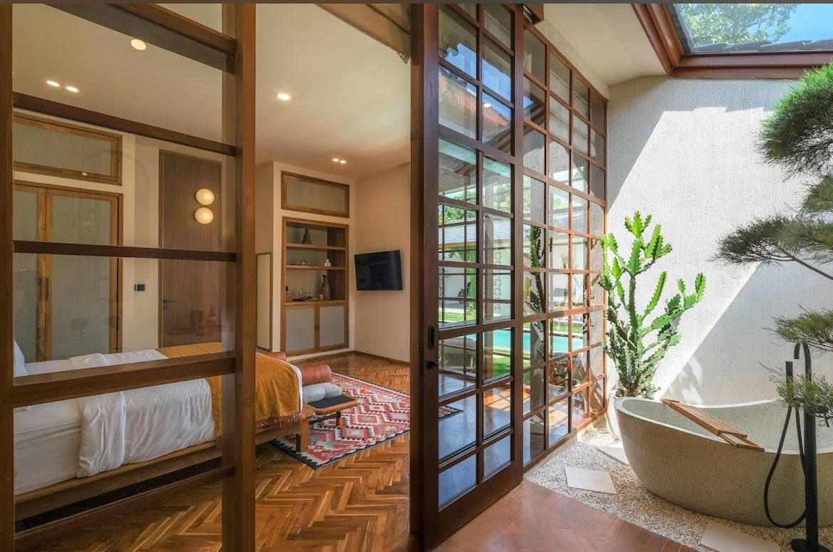Villa in the heart of the city with a private pool Seminyak