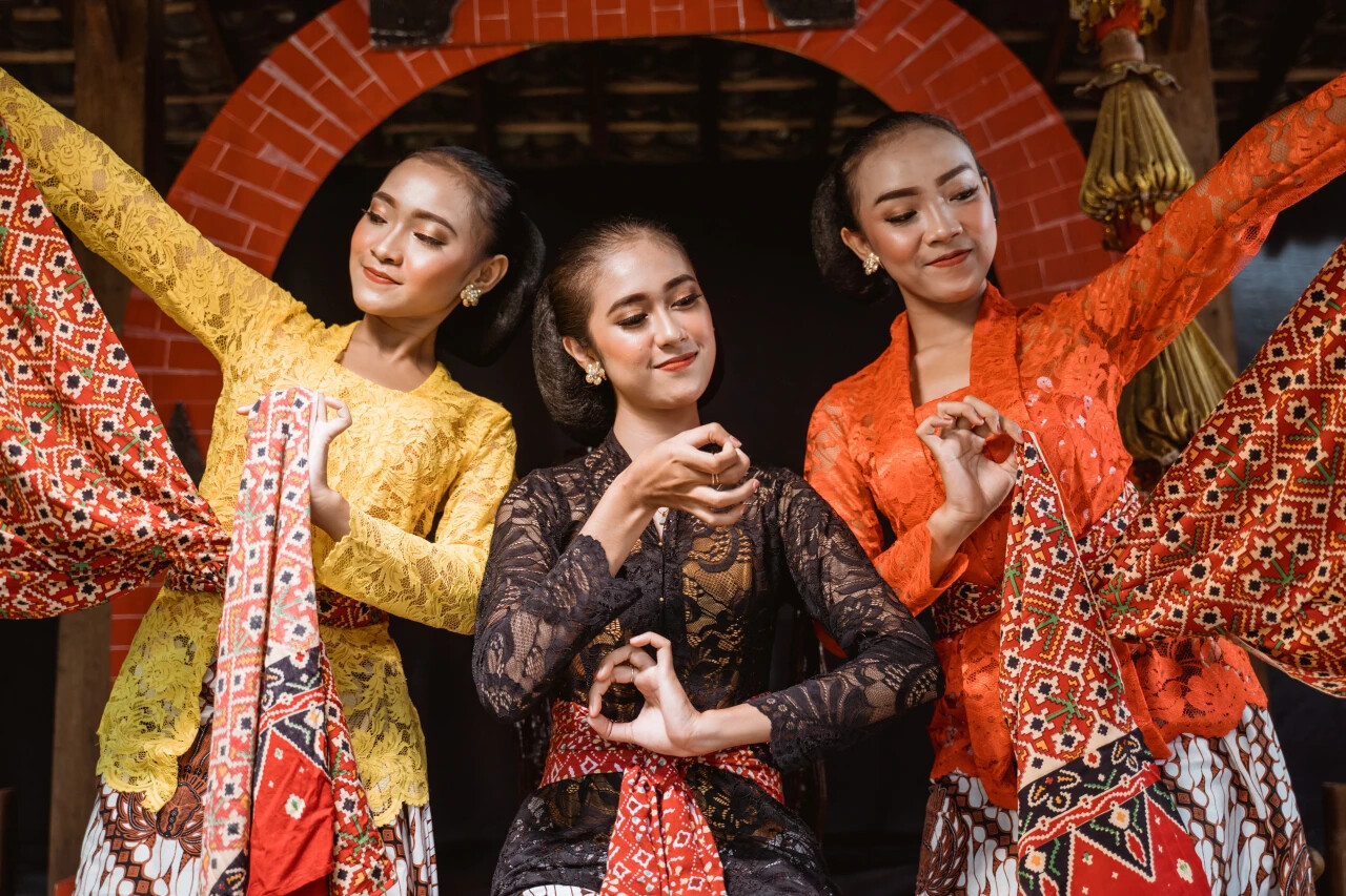 Kebaya – Traditional Indonesian Clothing Added to UNESCO List