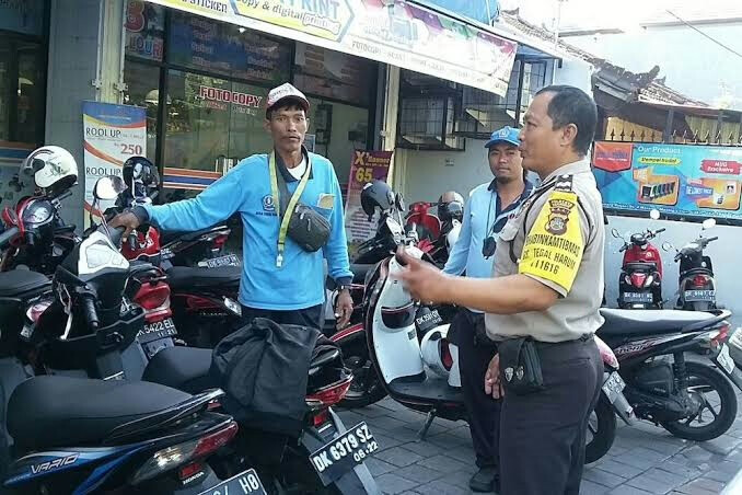“5,000 Rupiah for Bike Parking?” — Controversy Erupts in Denpasar