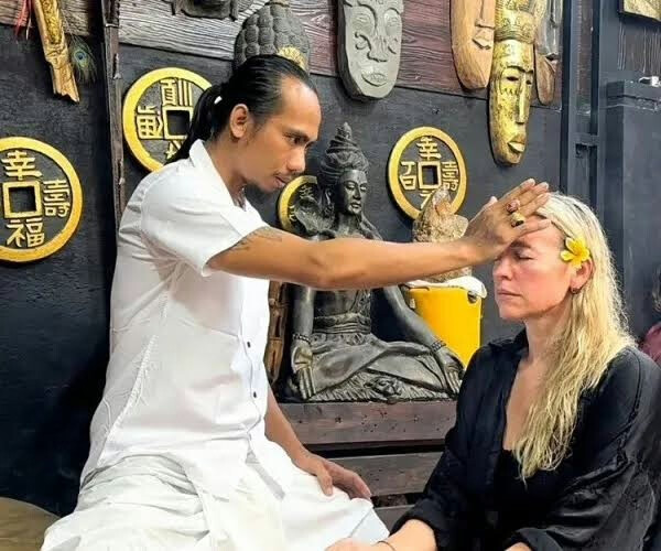 Herbs, Prayers & Rituals: Balinese Healing Joins Health System