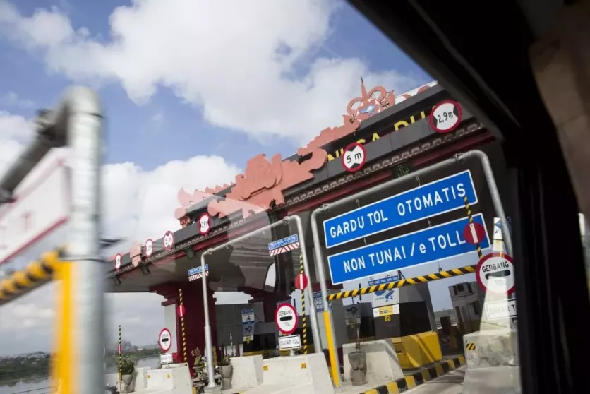 Barrier gates will be removed from the toll road in Bali