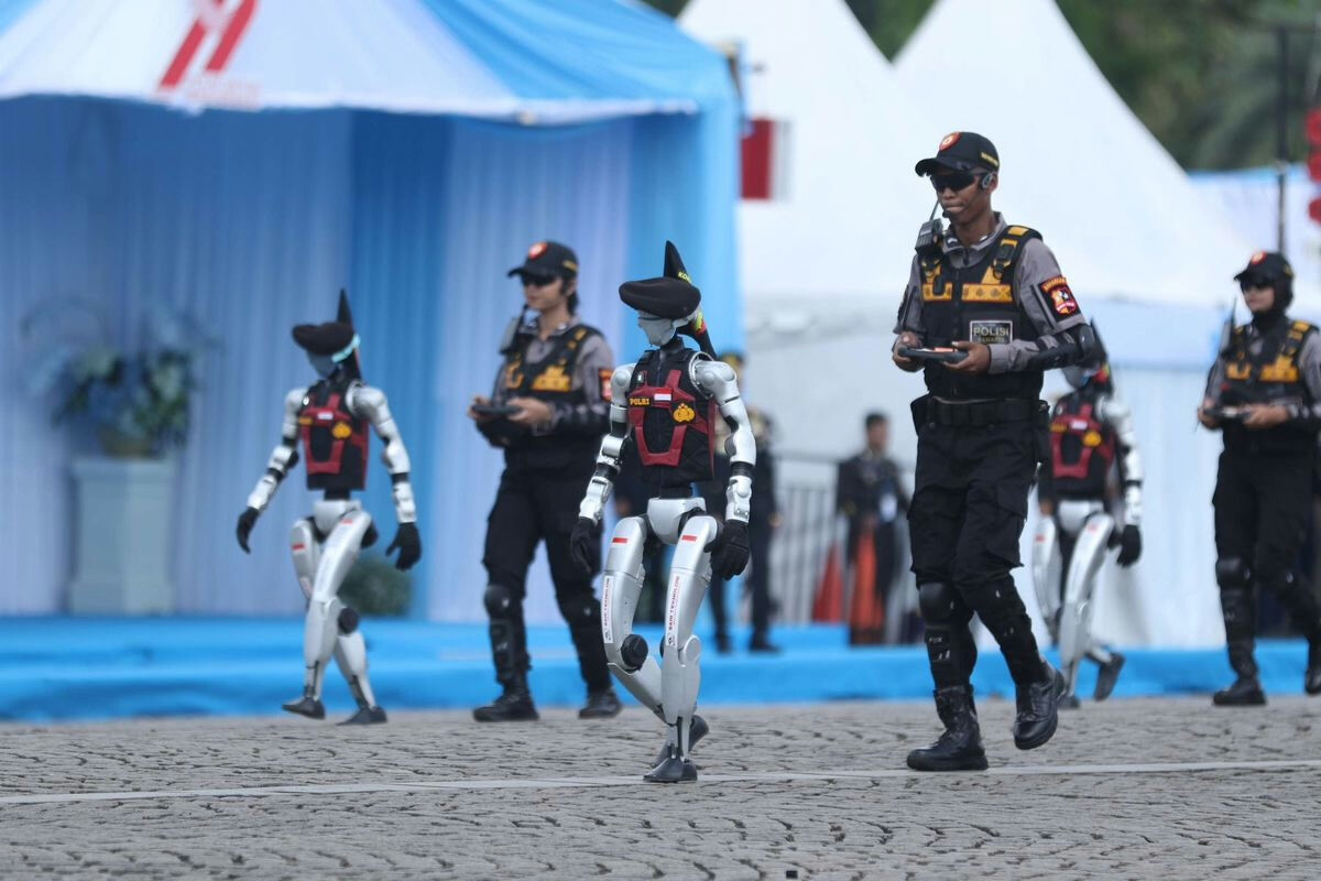 Robot Police Tested in Indonesia’s High-Tech Push