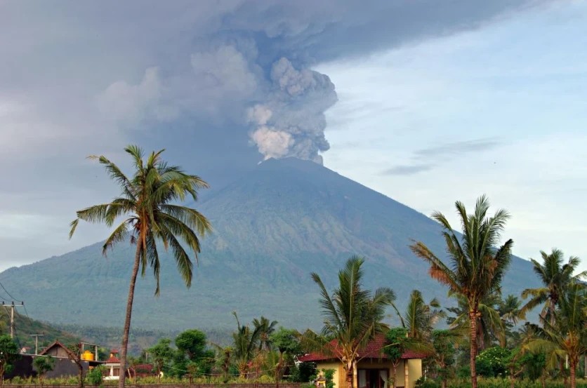 Earthquakes in Bali. What is the likelihood? What factors influence them? Can they be destructive?