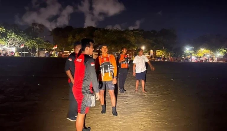A tourist drowned at one of the Seminyak beaches