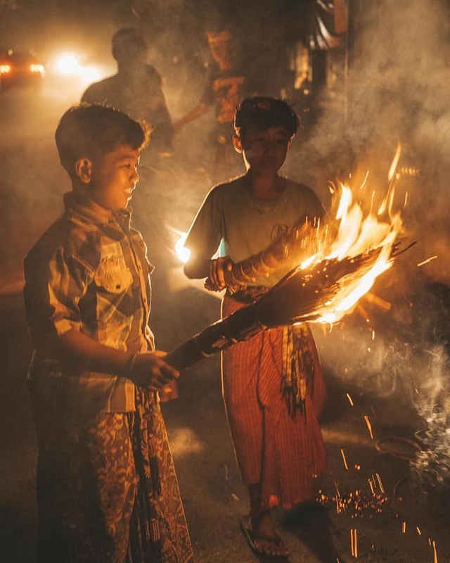 The Fiery Battle - a Balinese tradition before the Nyepi holiday