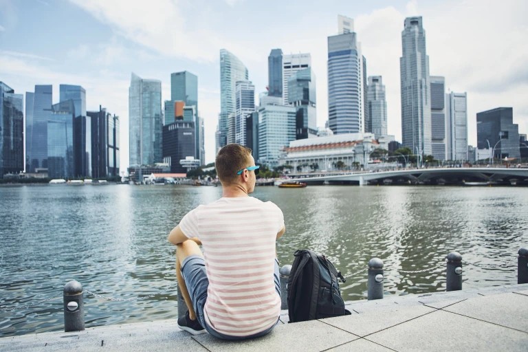 How to fly to Singapore on a budget without breaking the bank