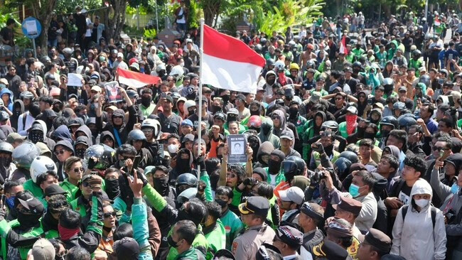 Despite Protests, Bali’s Tourism Runs Normally