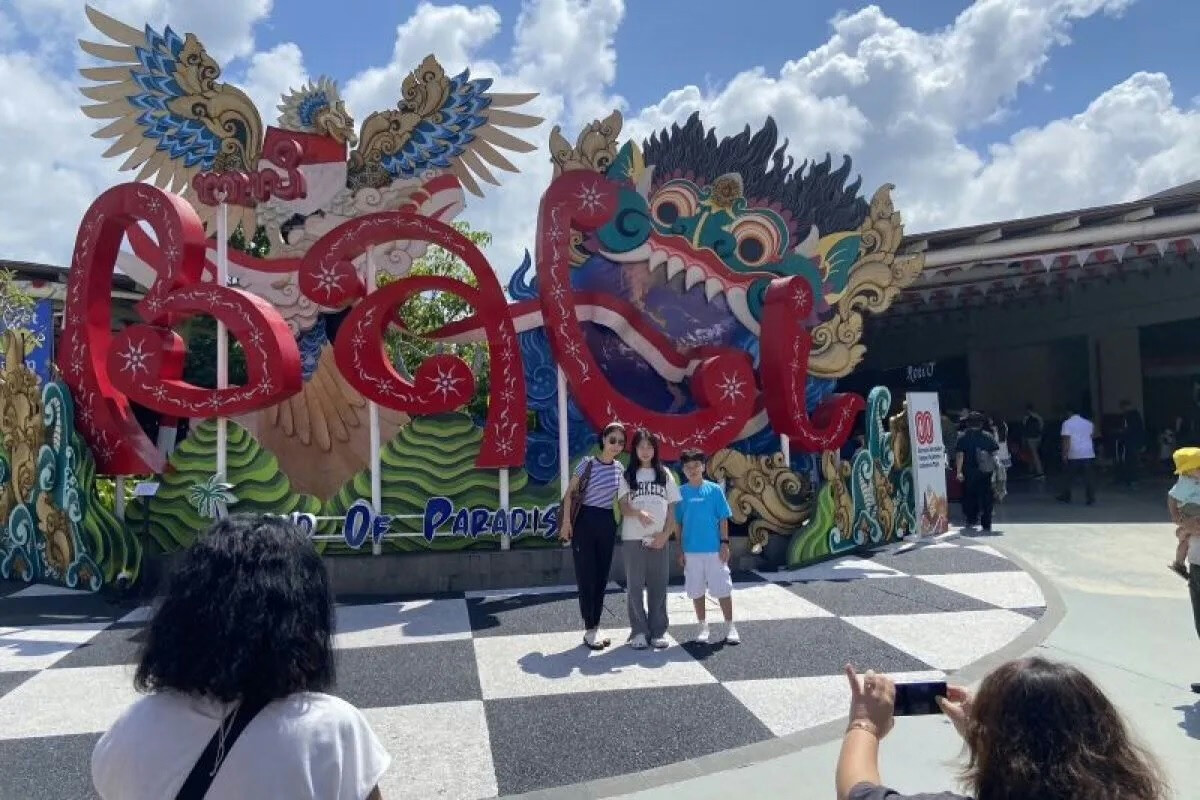 More Tourists Keep Flocking to Bali