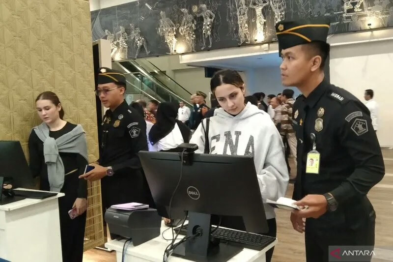 Bali Airport Installs Computers for All Indonesia Form