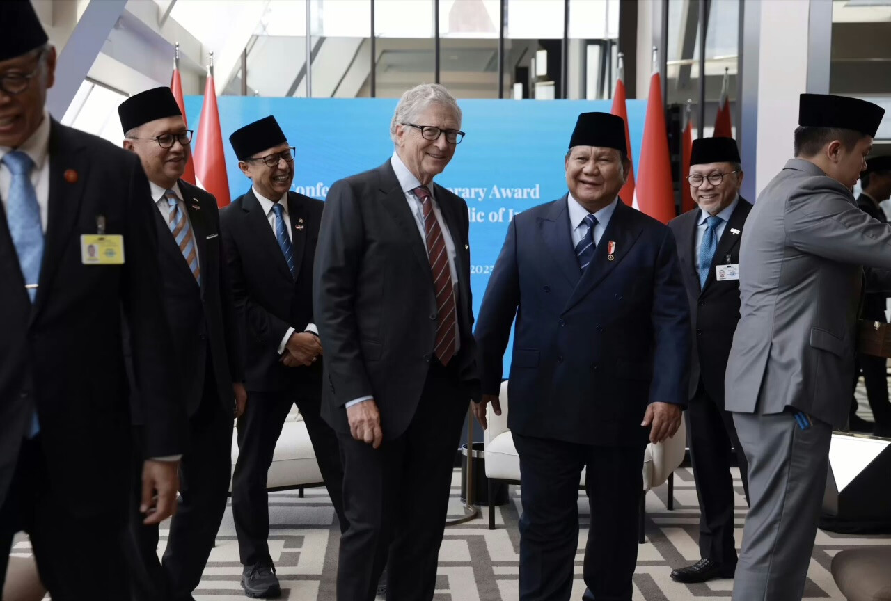 Bill Gates Receives Indonesia’s Highest Civilian Award