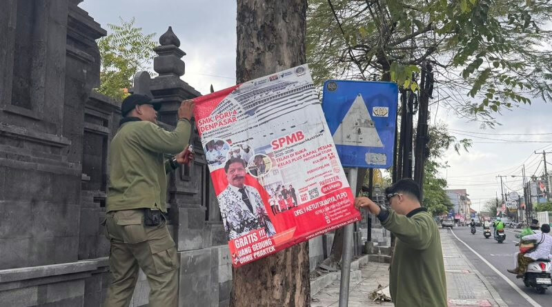 Denpasar Begins Removing Illegal Advertisements