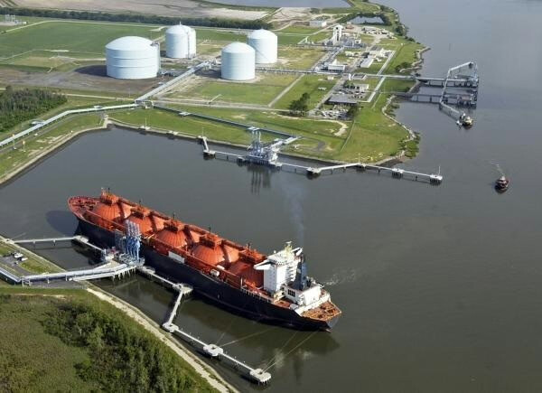 Residents of Sanur Protest Against Offshore Gas Terminal