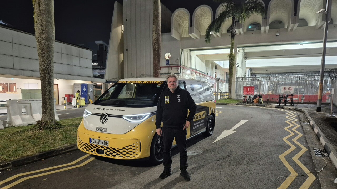Traveler Reaches Bali in an Electric Vehicle