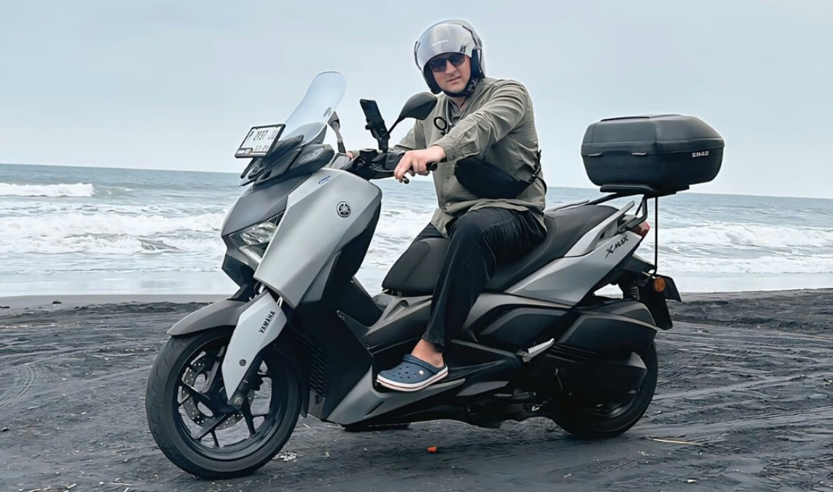 Yamaha XMAX — Power and Comfort for Bali Travels
