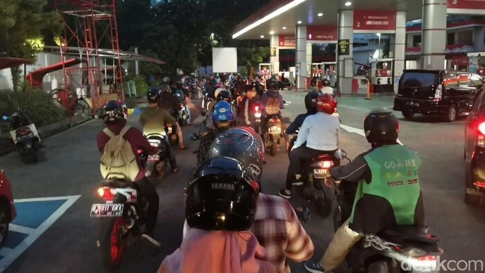 Bali Faces Fuel Shortage as Deliveries Stall