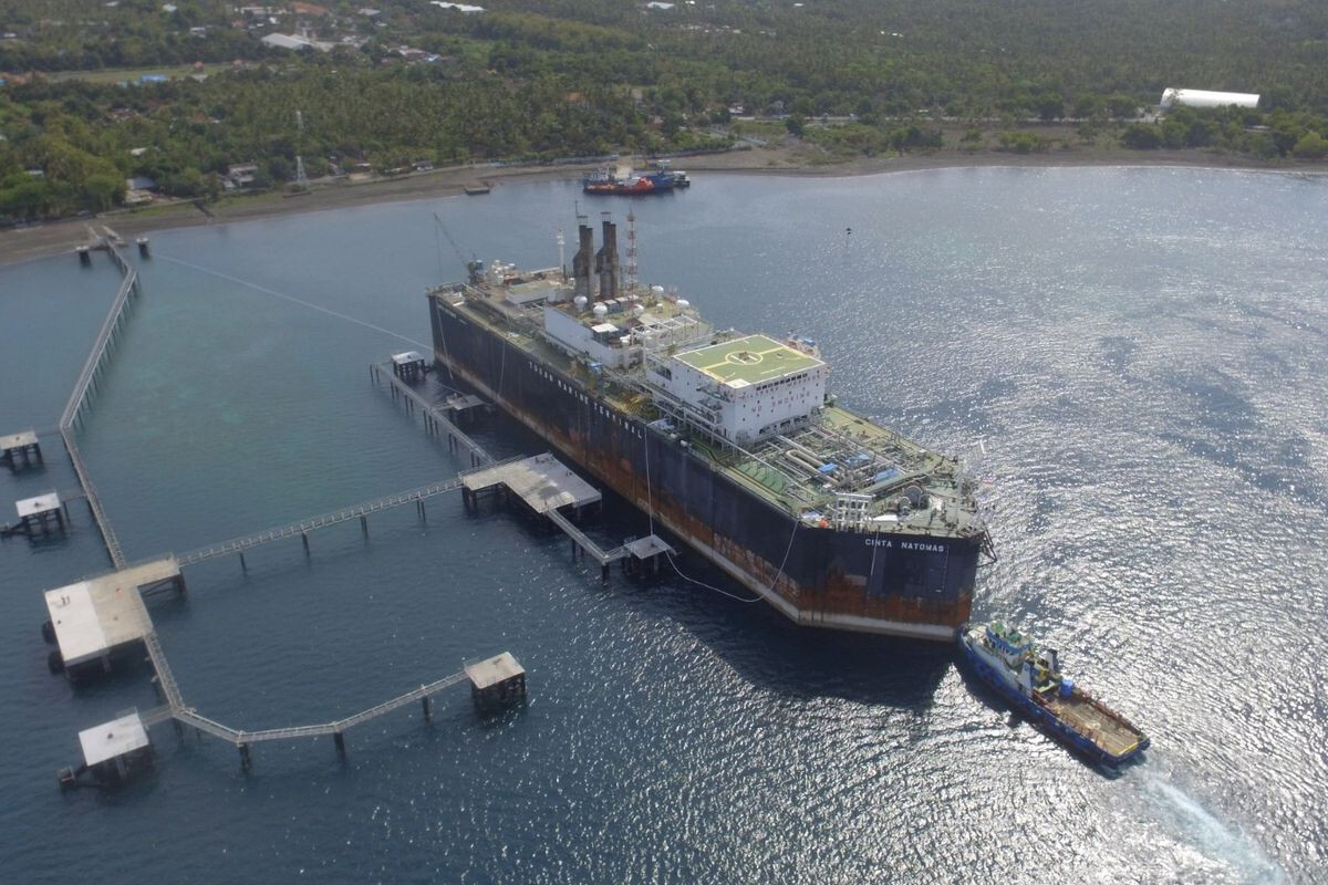 Leaning Tanker in Buleleng: Officials Say “All Under Control”