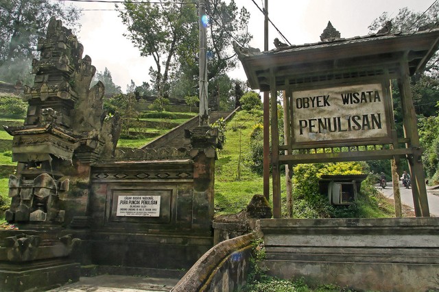 Pura Puncak Penulisan Temple