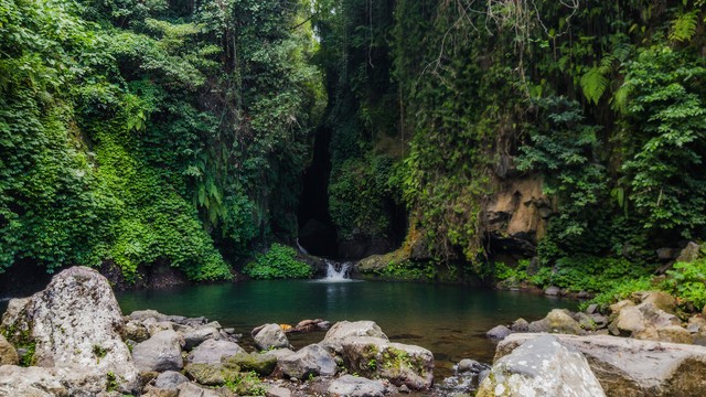 The "Blue Lagoon" in Amed