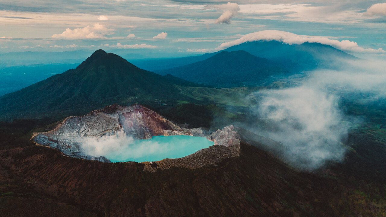 Climbs Stopped on Mount Ijen After Tourist Disappears