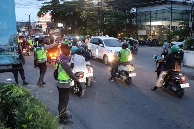 18 Foreigners Penalised in Bali Traffic Operation
