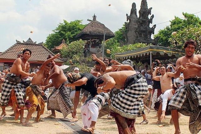 What good can throwing rice baskets bring?